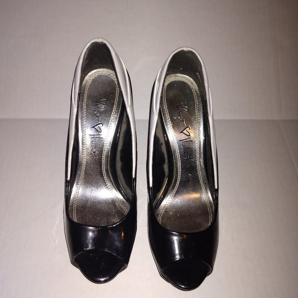 Velvet heart Peep Toe High heels size 7M